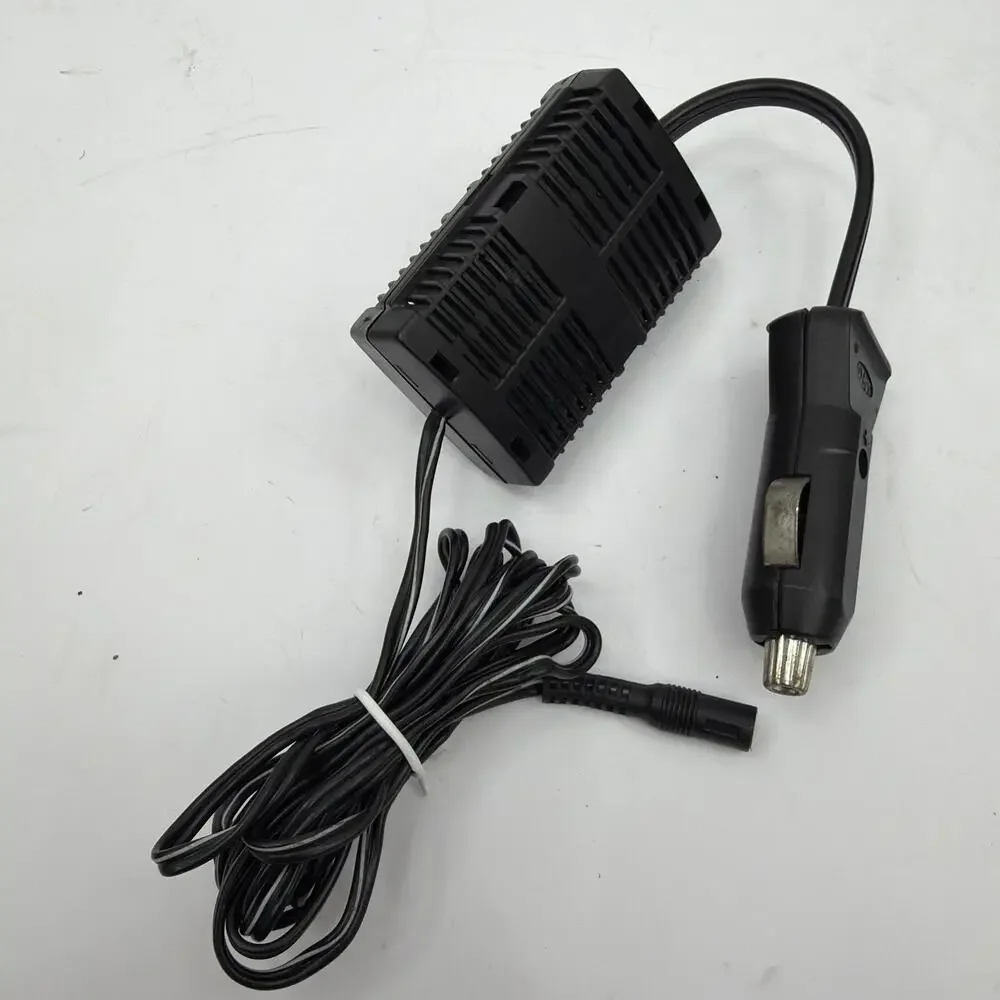 Archer 270-1562E DC Auto Adapter 3/6/9/12V Tested Working
